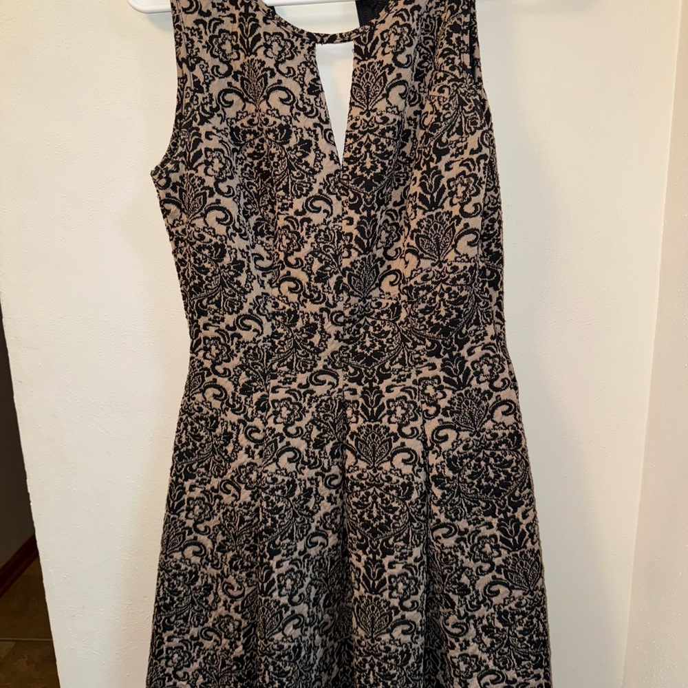 Emerald Sundae Black and Tan Patterned Midi Dress